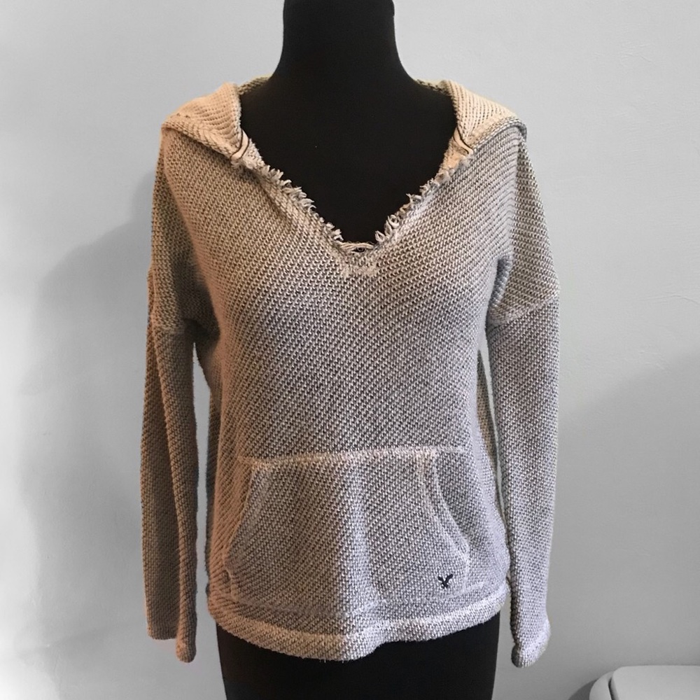 American Eagle Beachy V-Neck Knit Sweater